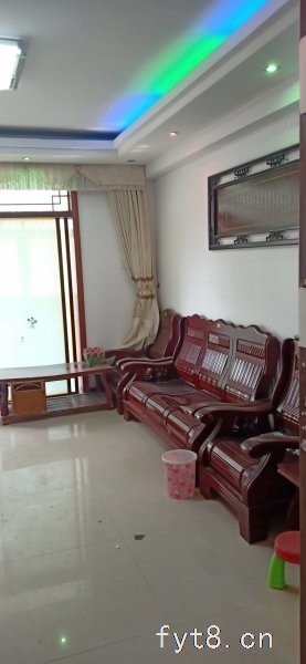 北苑小区,简装三室两厅78万**户,产证满五唯一可以按揭贷款