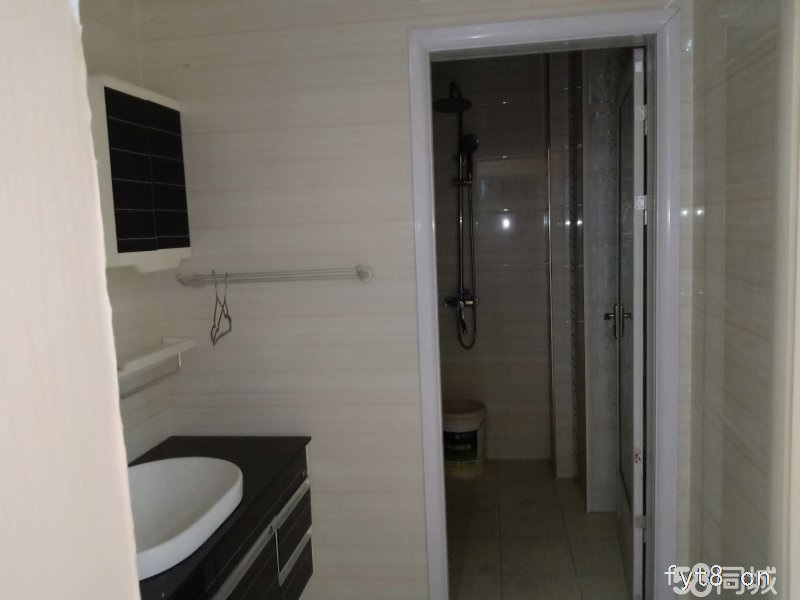 东一小学,新市医院,华信万吉市委广场,有证可按揭过,首付低